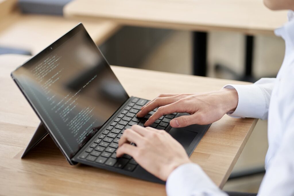 PHPディベロッパー (MySQL,Laravel,Symfony)